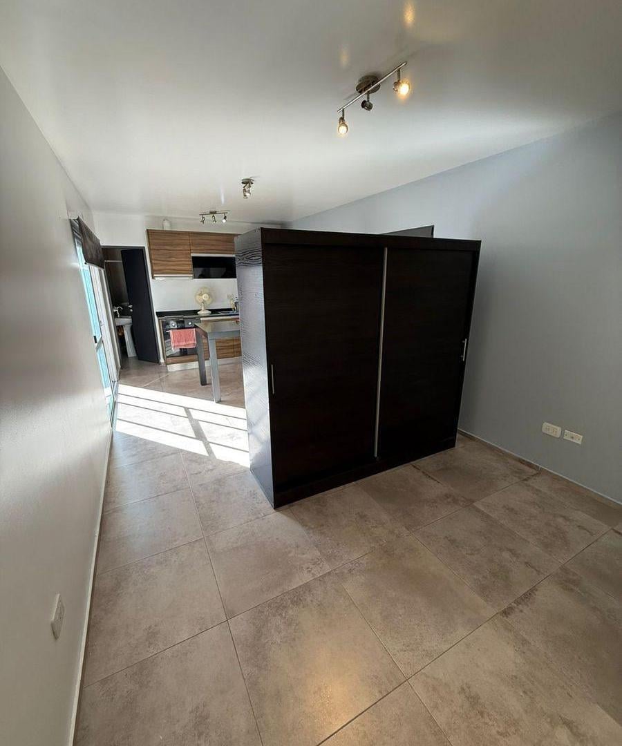 Foto de MONOAMBIENTE CON PATIO EN ALQUILER - MORON, imagen 3