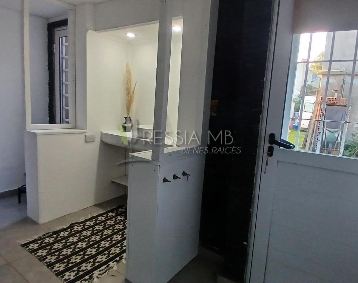 Venta Casa con 3 Dptos en Zona Golf de Villa Gesell 5
