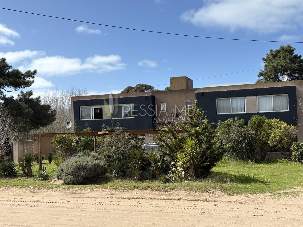 Casa tipo duplex - Paseo 169 y Av. 3 - Colonia Marina