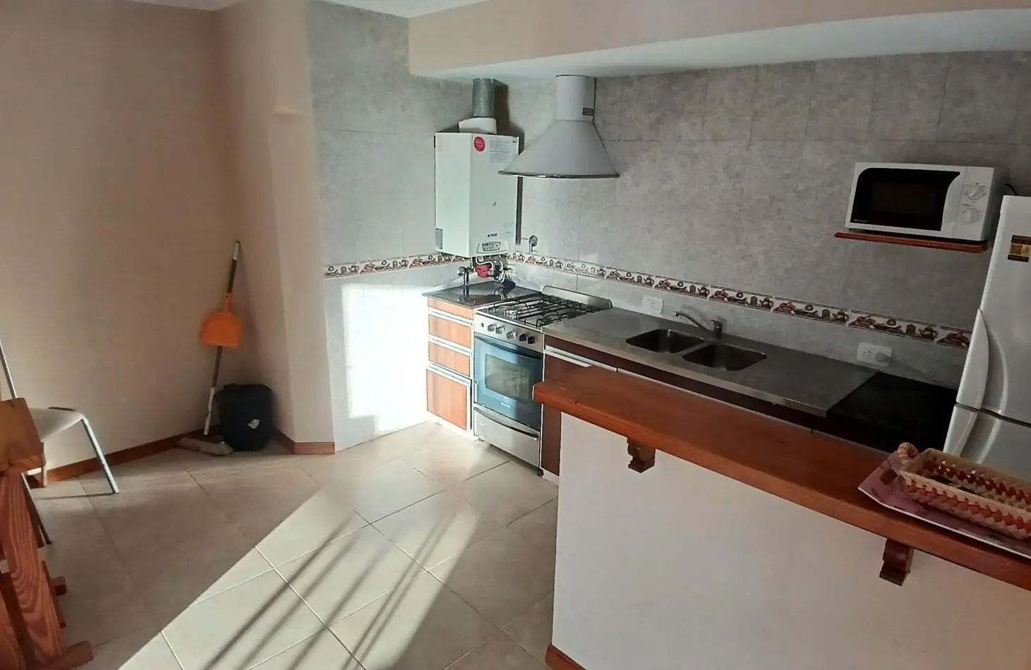 Alquileres anuales "Complejo Luna de Mar" - Av 2 e/108y 109 - Villa Gesell 2