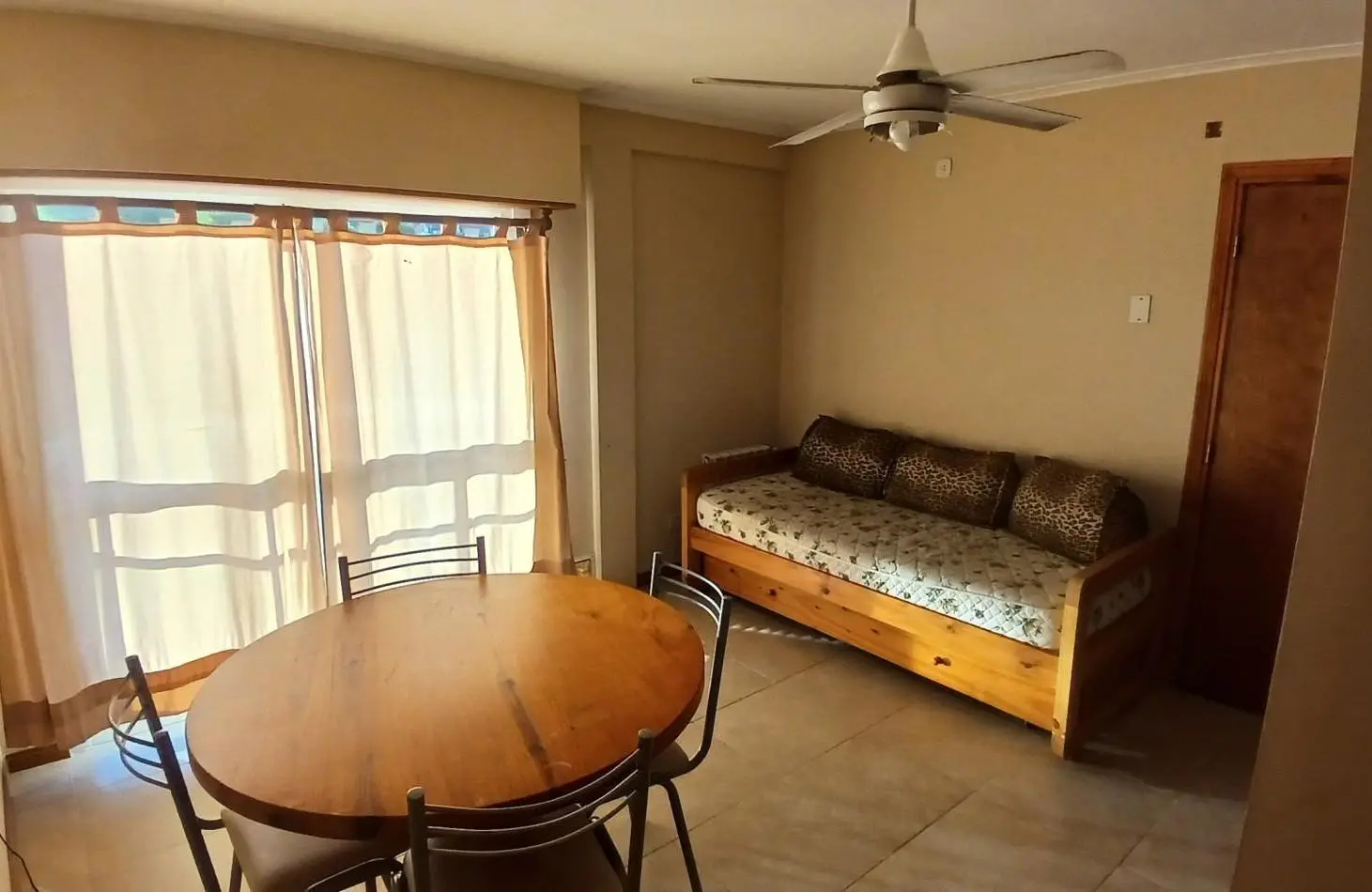Alquileres anuales "Complejo Luna de Mar" - Av 2 e/108y 109 - Villa Gesell 5