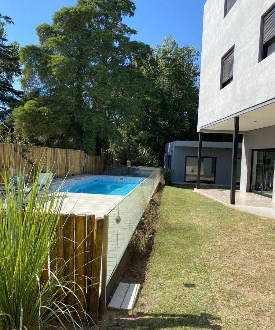 DEPARTAMENTO DE 3 DORMITORIOS AMPLIO EN AKERS CONDOMINIO, VILLA BELGRANO CON COCHERA