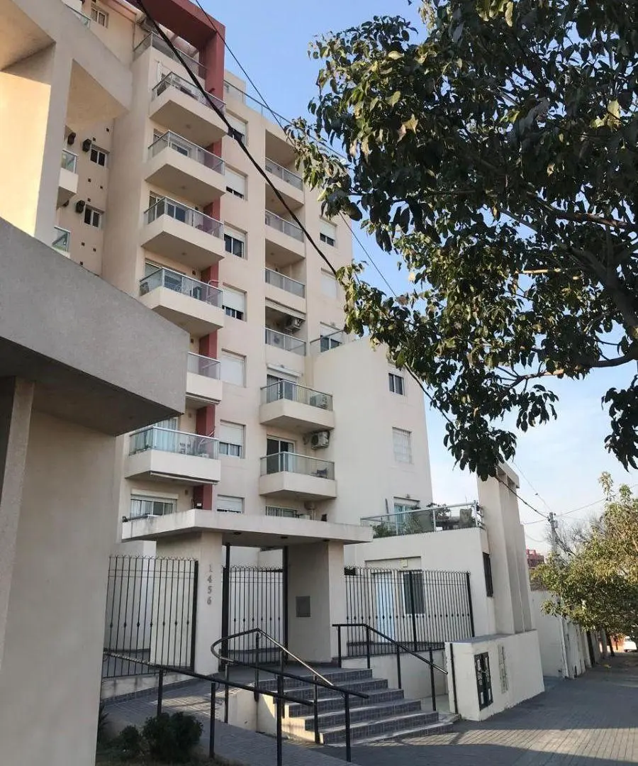 EN VENTA COCHERA CUBIERTA EN SUBSUELO CON PORTON AUTOMATIZADO EN ALTA CORDOBA. EDIFICIO CON ASCENSOR 1