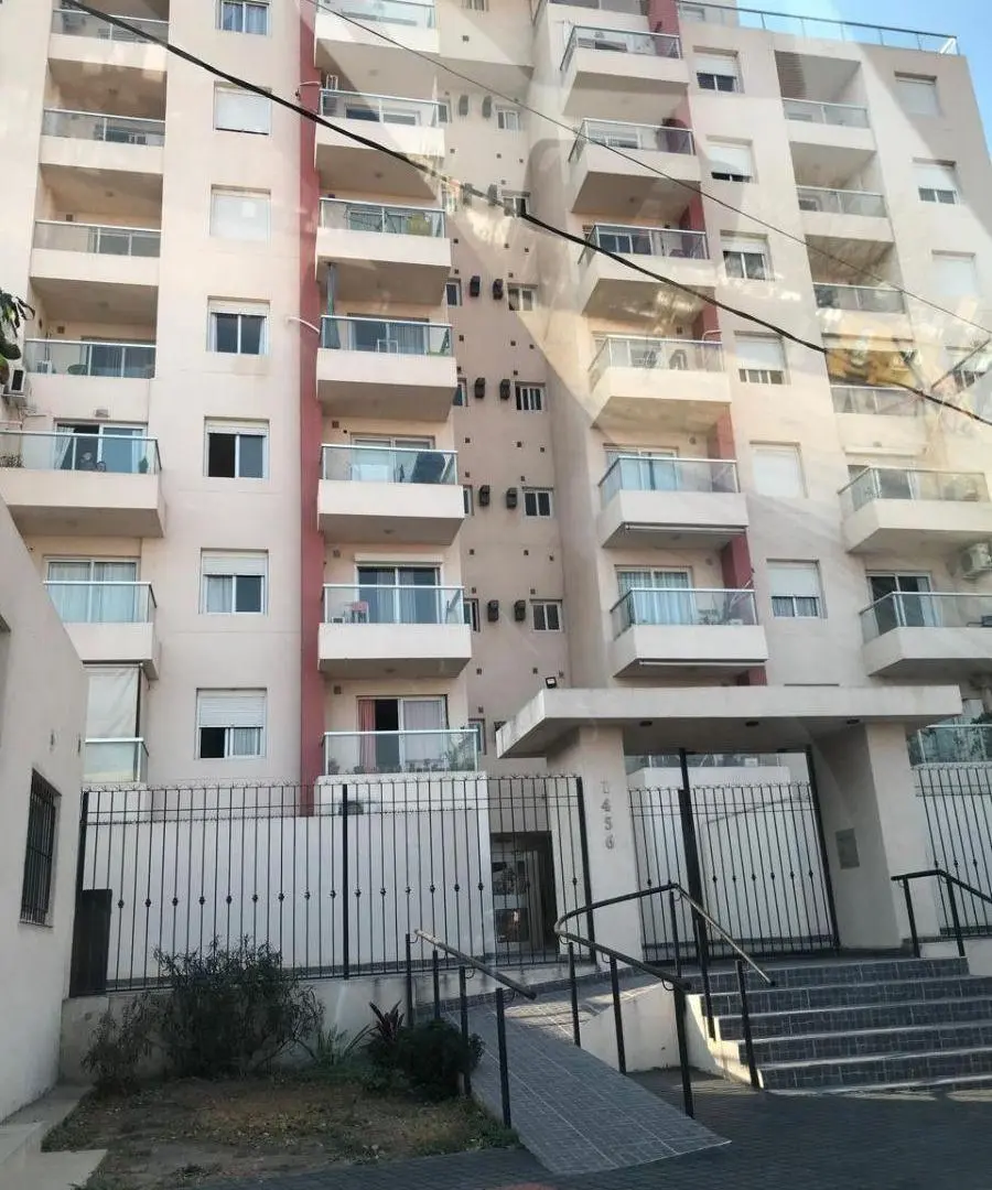 EN VENTA COCHERA CUBIERTA EN SUBSUELO CON PORTON AUTOMATIZADO EN ALTA CORDOBA. EDIFICIO CON ASCENSOR 2