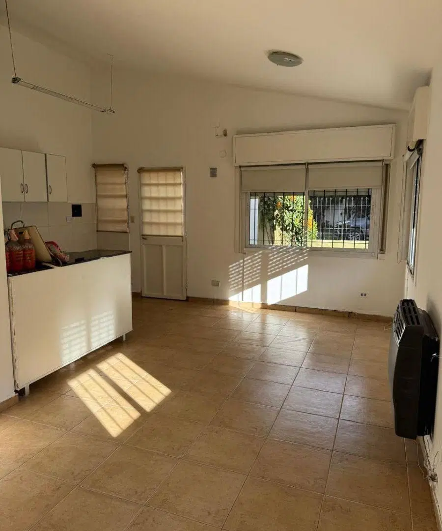 CASA EN VENTA BARRIO MARQUES DE SDOBREMONTE 2 DORMITOTIOS EN 1 PLANTA, COCHERA Y PATIO. 8