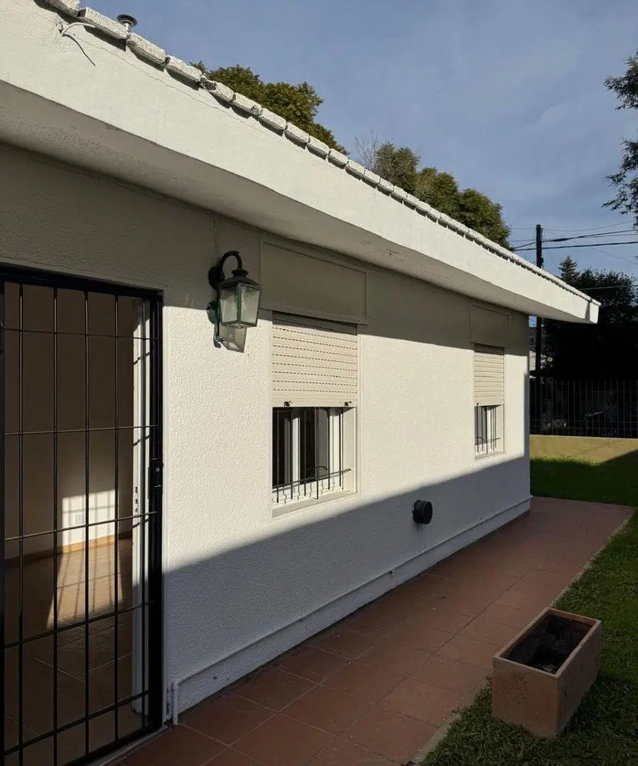 CASA EN VENTA BARRIO MARQUES DE SDOBREMONTE 2 DORMITOTIOS EN 1 PLANTA, COCHERA Y PATIO. 5