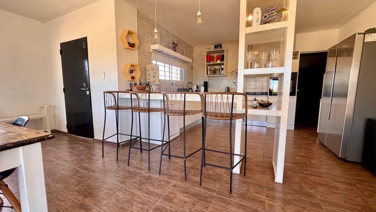 Foto de Casa de 3 dormitorios con pileta y 1.100 m² de terreno en Cuadro Benegas, imagen 4