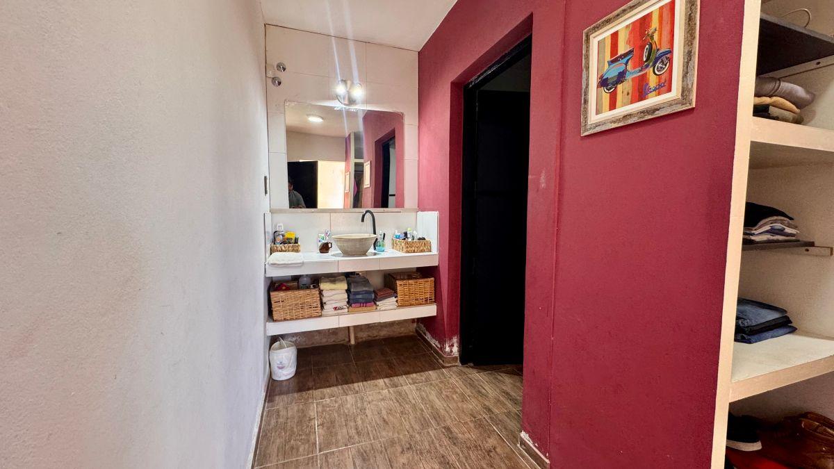 Foto de Casa de 3 dormitorios con pileta y 1.100 m² de terreno en Cuadro Benegas, imagen 5