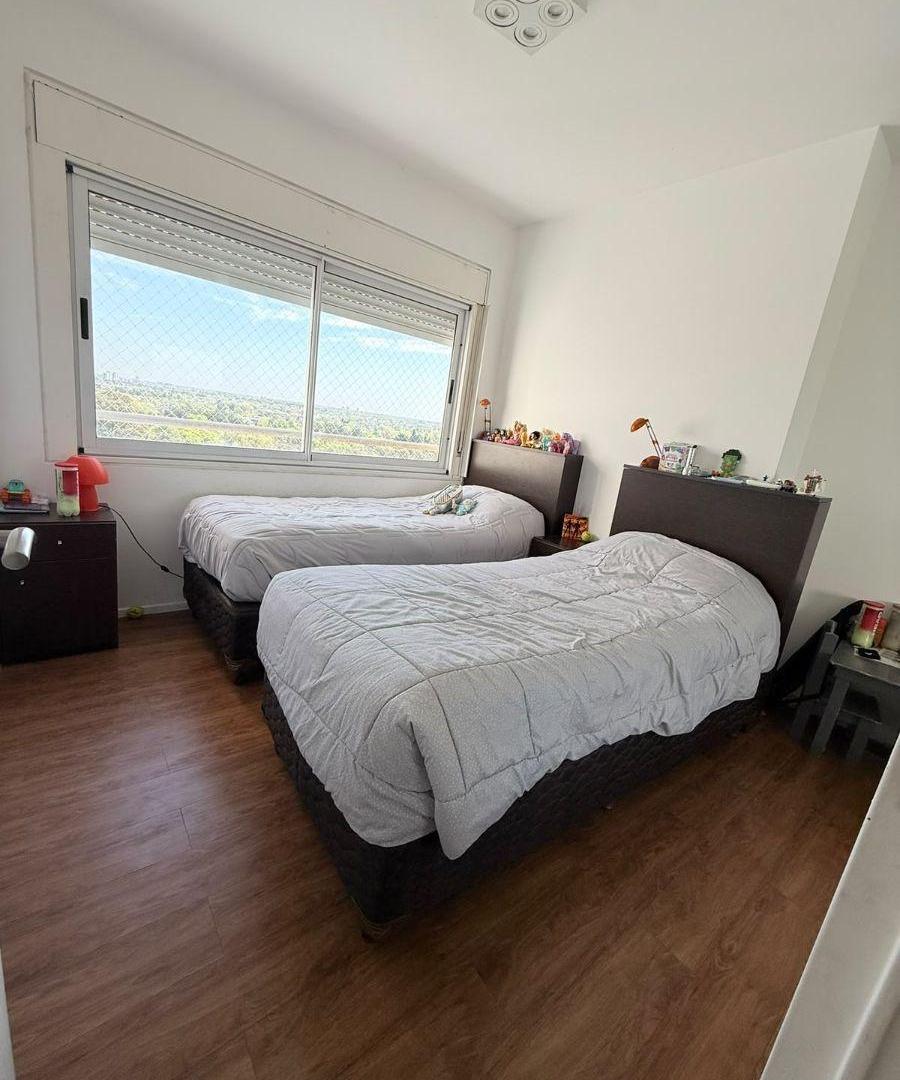 Foto de Hermoso departamento en Torre Jai de 4 amb con balcon y cochera ,full, imagen 3
