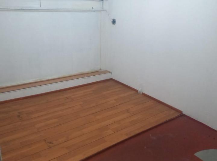Alquilo local comercial amplio en Mitre 935 4