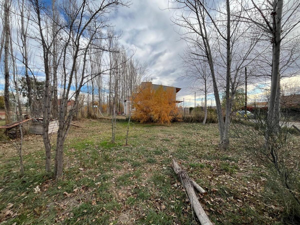Parcela de 1.400 m² con Casa a Refaccionar 4