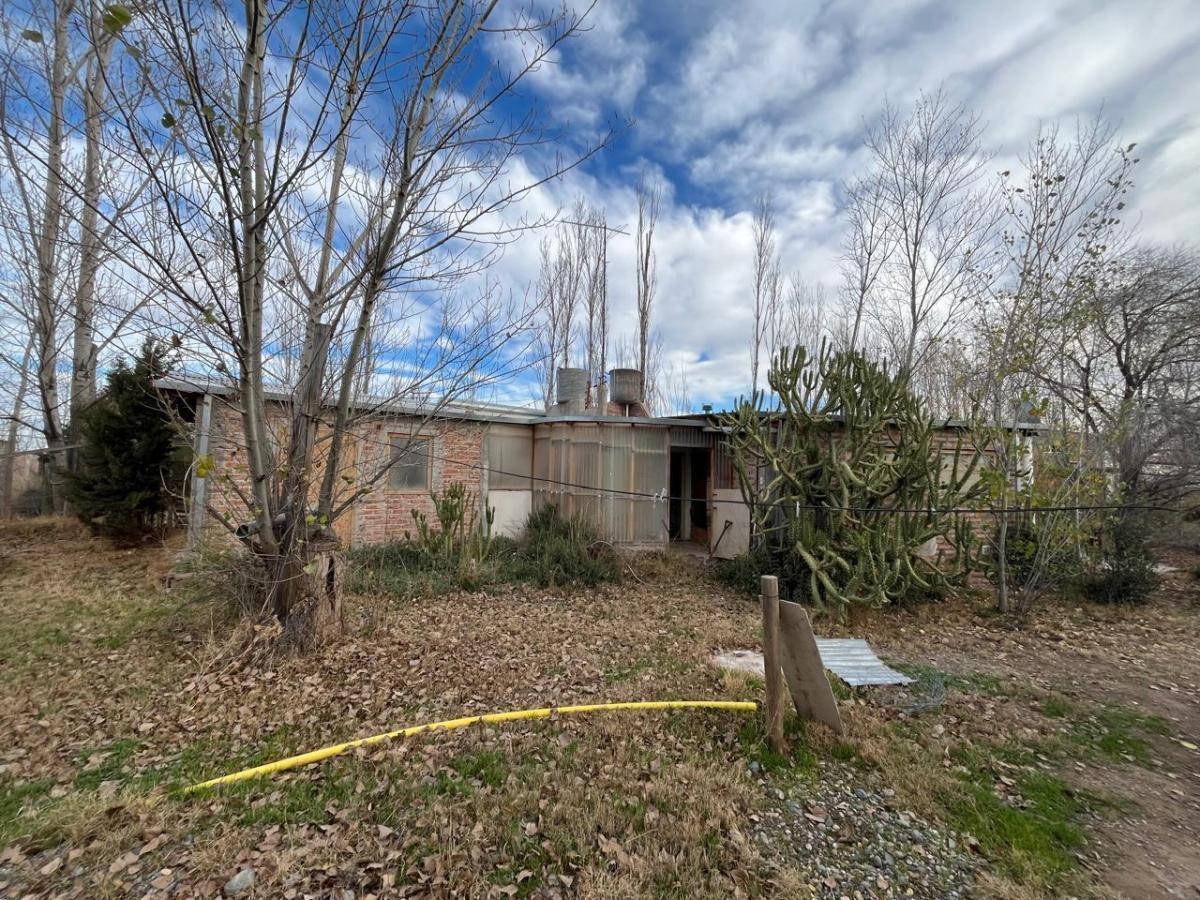 Parcela de 1.400 m² con Casa a Refaccionar 1