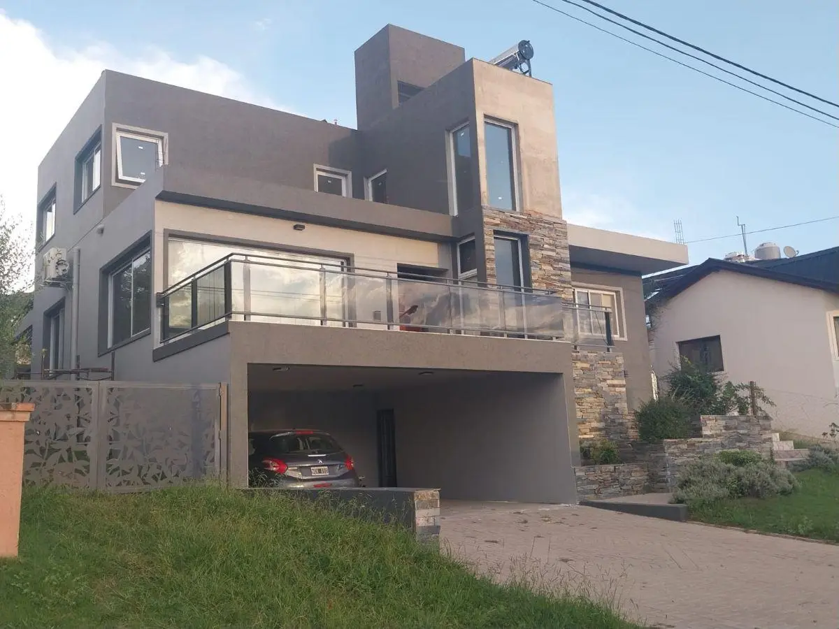 VENDO CASA – COUNTRY EL DORADO II – CARLOS PAZ 1
