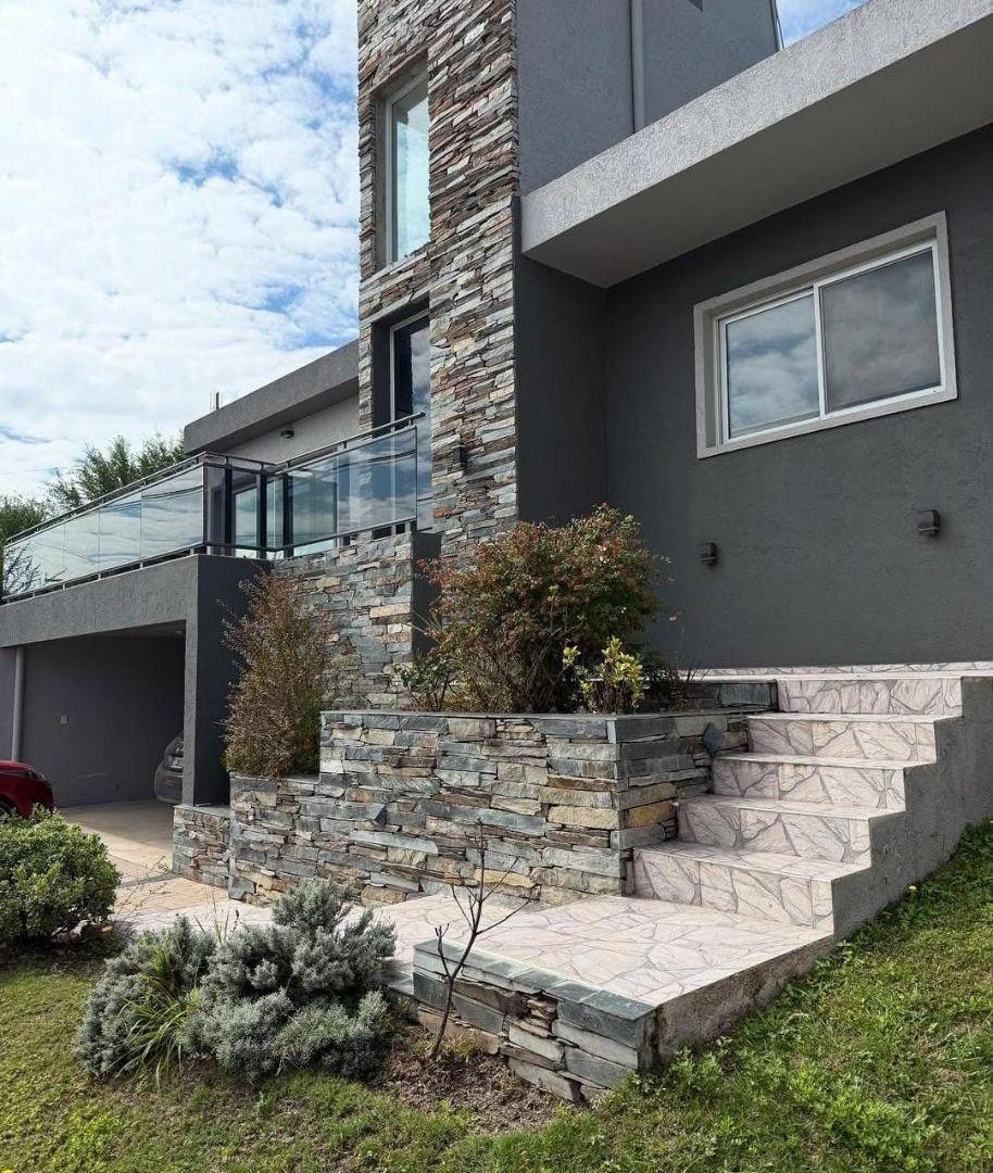 VENDO CASA – COUNTRY EL DORADO II – CARLOS PAZ