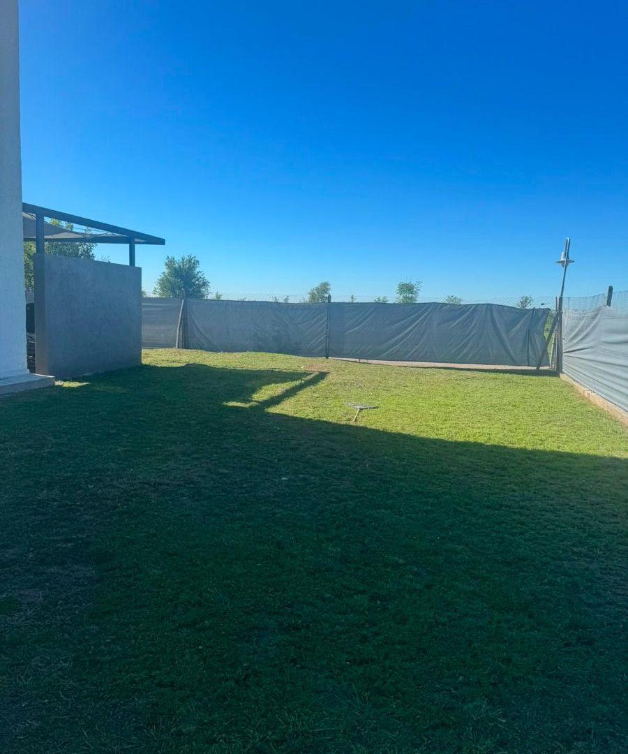 Foto de VENDO CASA, sobre Ruta E53, entrnado barrio cerrado La Pampena, imagen 3