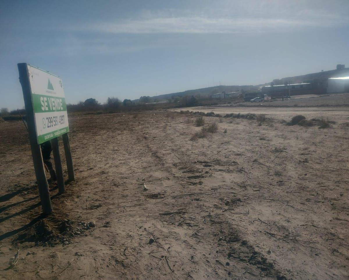 Terreno en Venta, 360 m² con Escritura y Todos Los Servicios en Añelo. Vaca Muerta 3