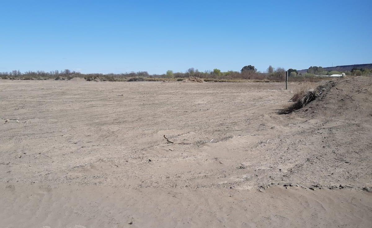 Terreno en Venta, 360 m² con Escritura y Todos Los Servicios en Añelo. Vaca Muerta 5