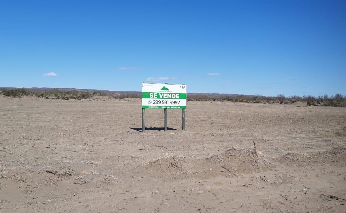 Terreno en Venta, 360 m² con Escritura y Todos Los Servicios en Añelo. Vaca Muerta 4