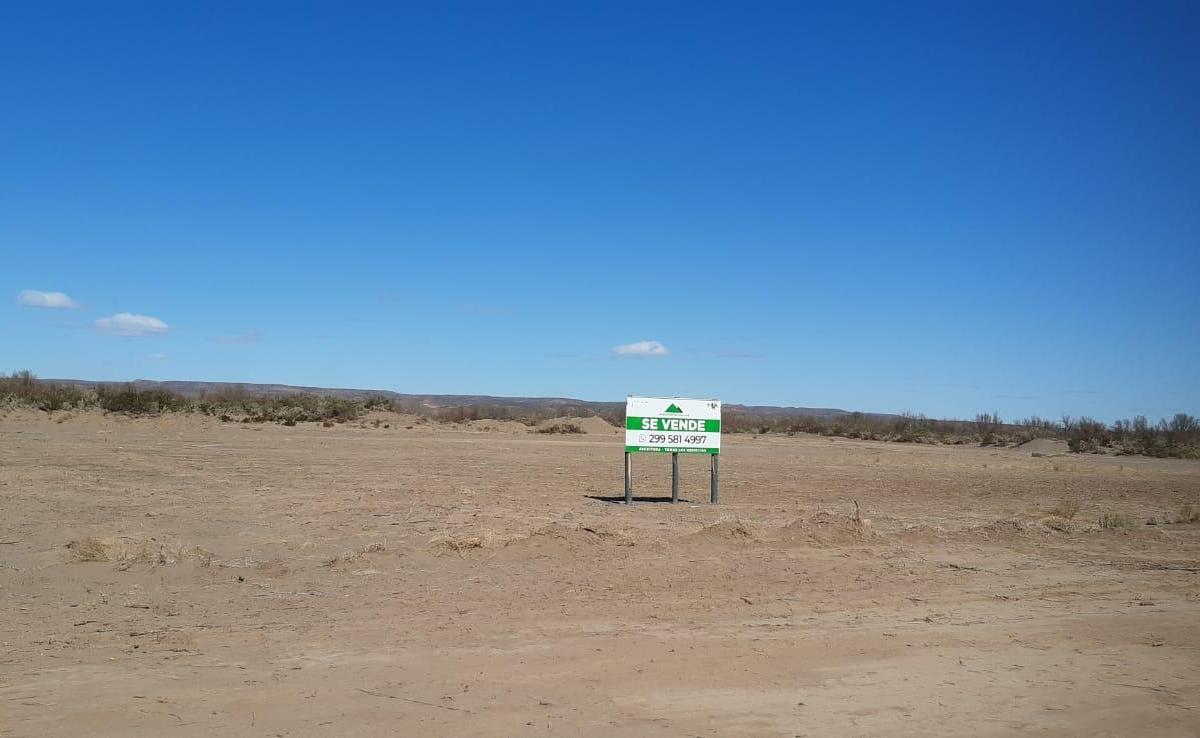 Terreno en Venta, 360 m² con Escritura y Todos Los Servicios en Añelo. Vaca Muerta 1