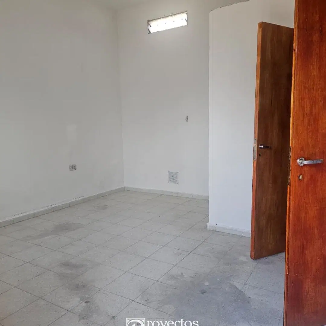 LOCAL EN ALQUILER B°General Bustos calle Dr Mauricio Yadarola N°510 5