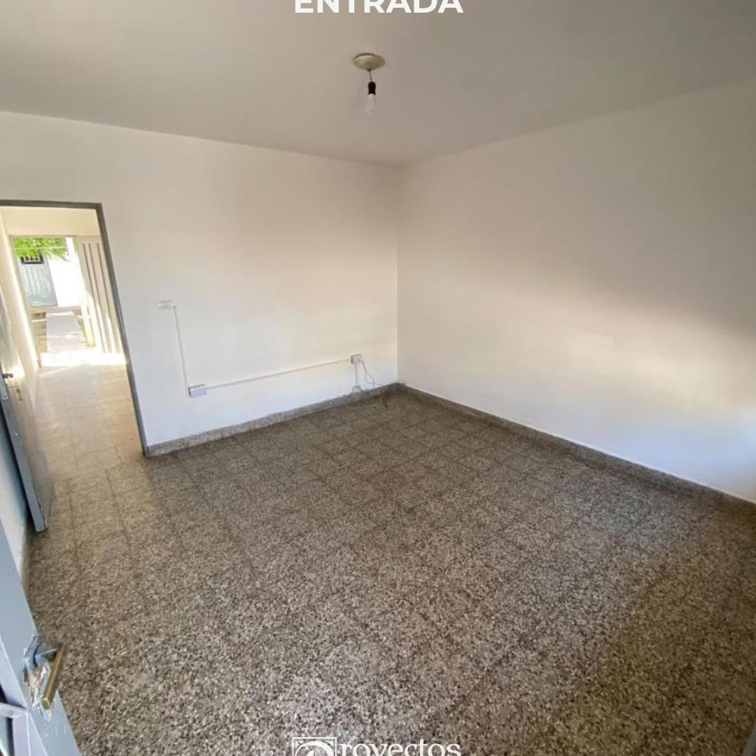 Foto de CASA en VENTA BºPATRICIOS OESTE - 2 DORM - COCHERA - PATIO -., imagen 2