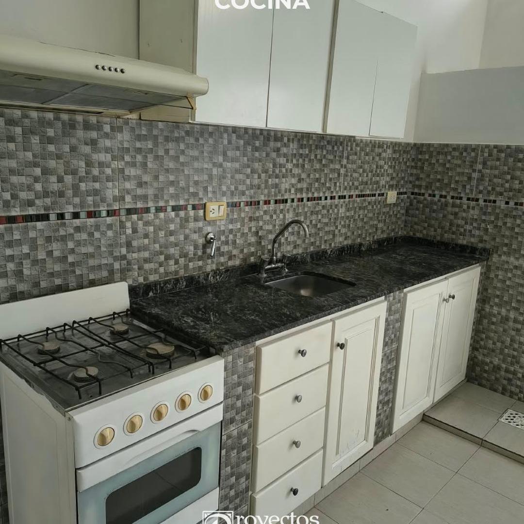 Foto de CASA EN PLANTA BAJA EN ALQUILER 2DORM - B AYACUCHO en la calle Toledo N, imagen 5