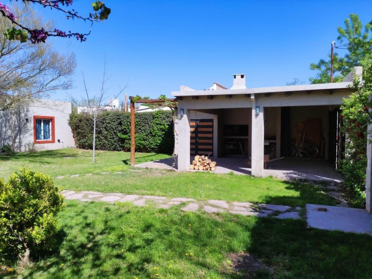 Casa en Venta 3 Habitaciones en Barrio Semi - Privado - Rincon de Vistalba 1