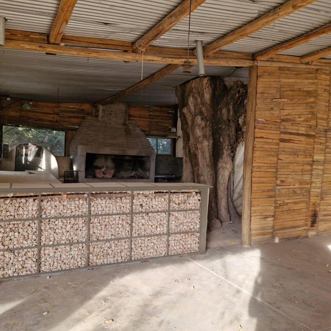 Venta Hernmoso Terreno en Vistalba Sobre Calle Guardia Vieja 2