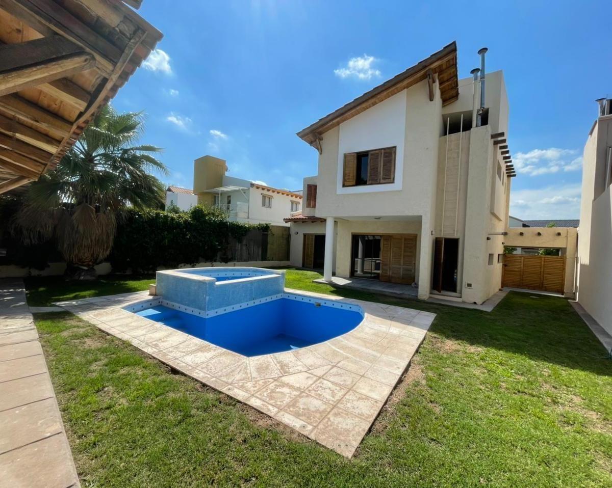 Casa en Venta 3 Habitaciones Barrio Palmres 1