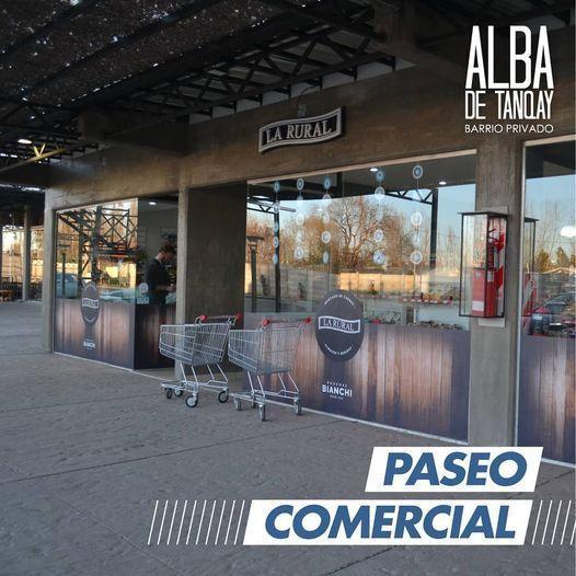 Espectacular Centro Comercial en Venta Bº Alba de Tanquay 3