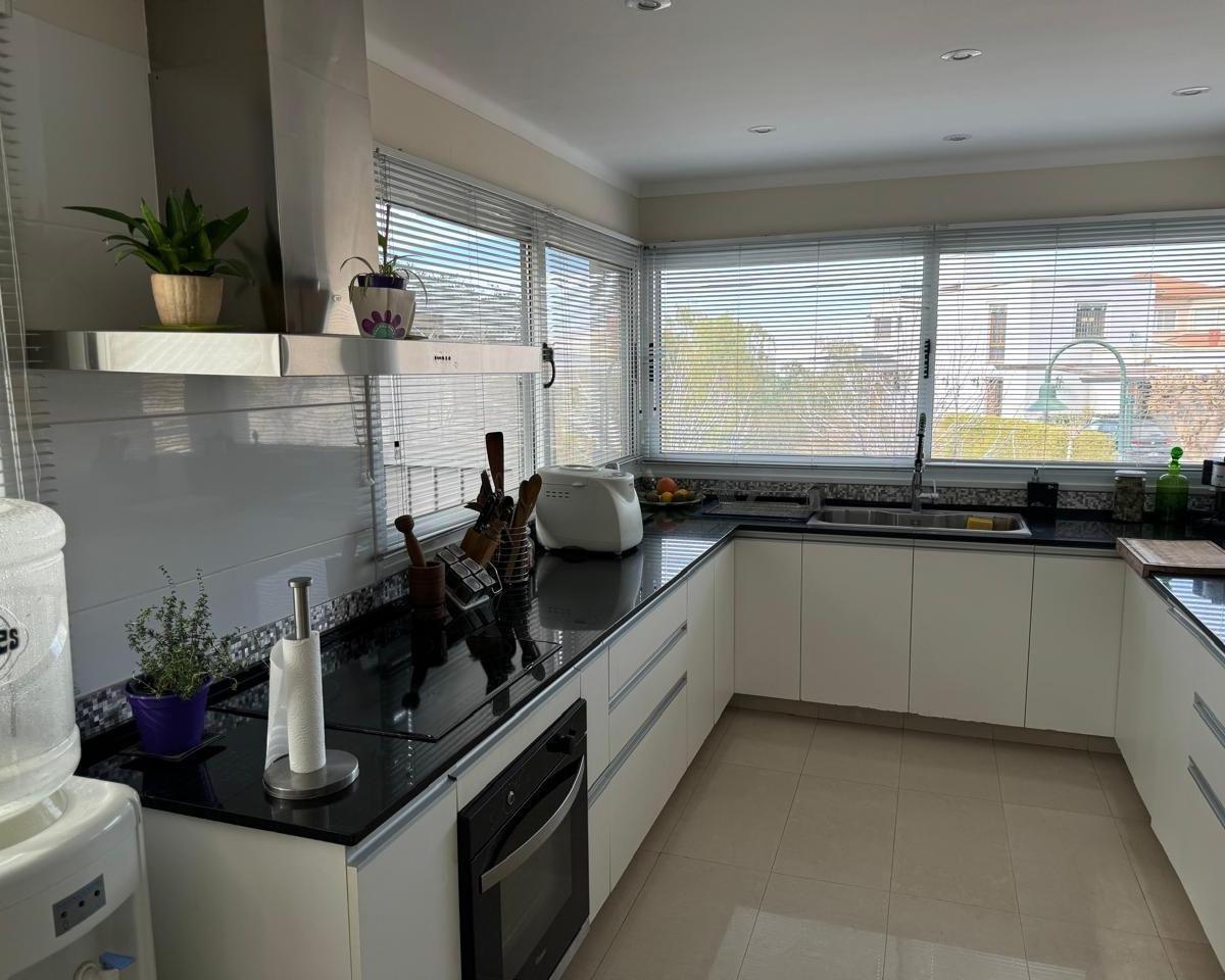 Casa en Venta 3 Dorm. en Barrio Privado Laderas de Chacras 2