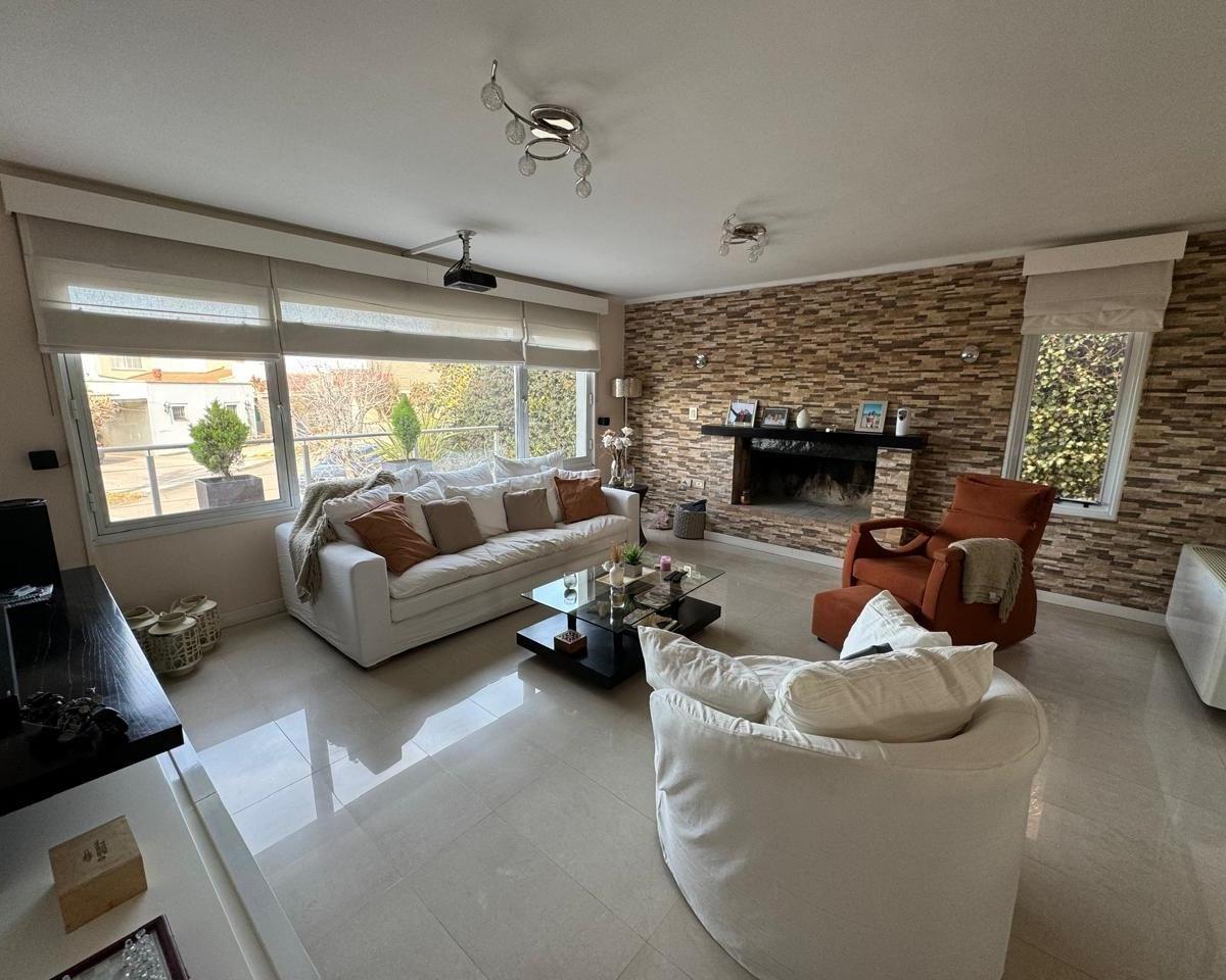 Casa en Venta 3 Dorm. en Barrio Privado Laderas de Chacras 3