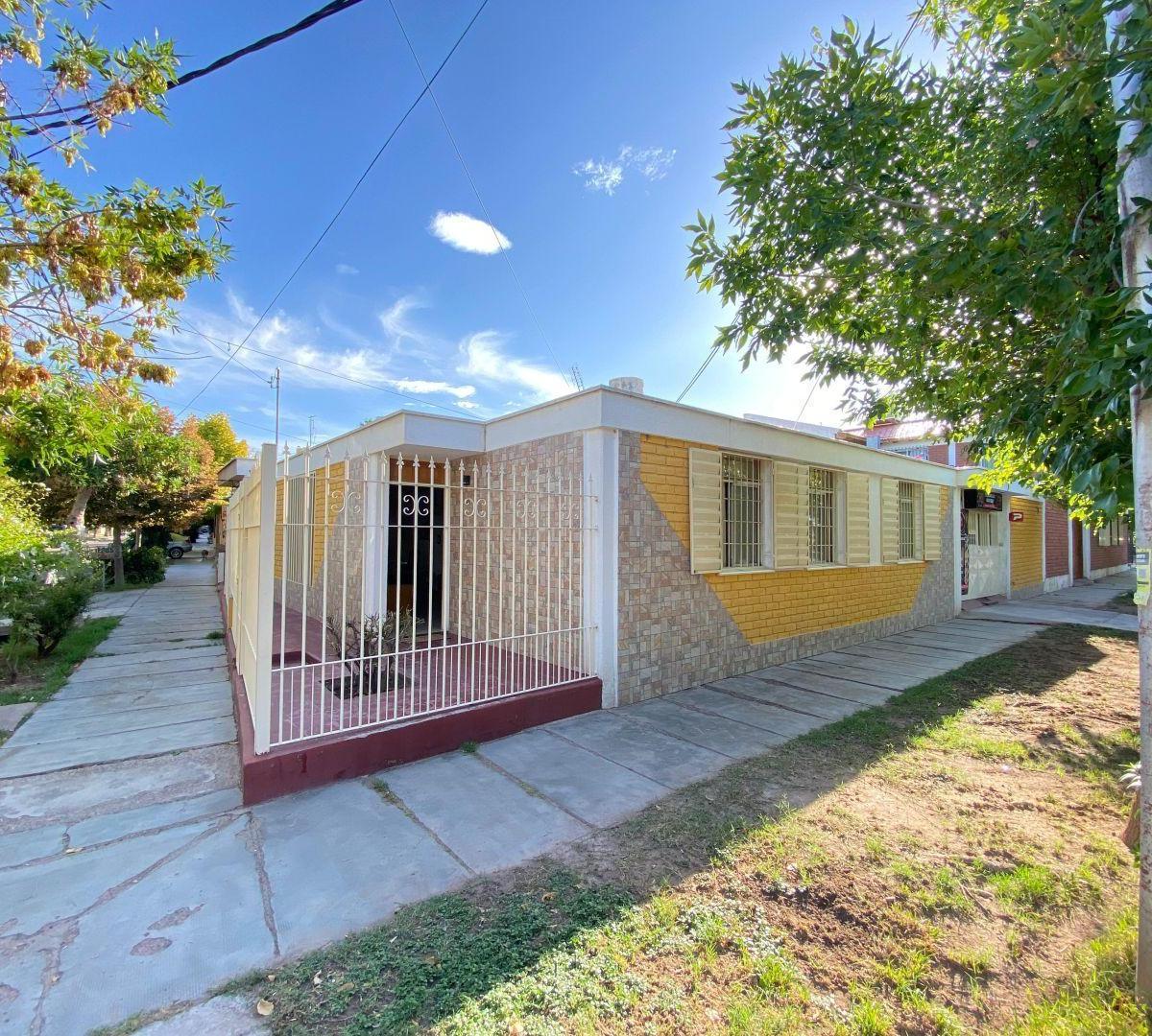Casa 4 Dorm.. | El Libertador 3