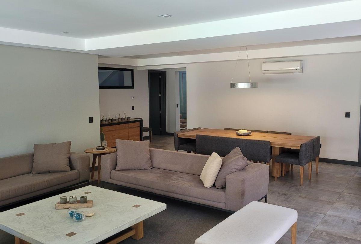 Casa 4 Dorm.. | Larrea Al 900 4
