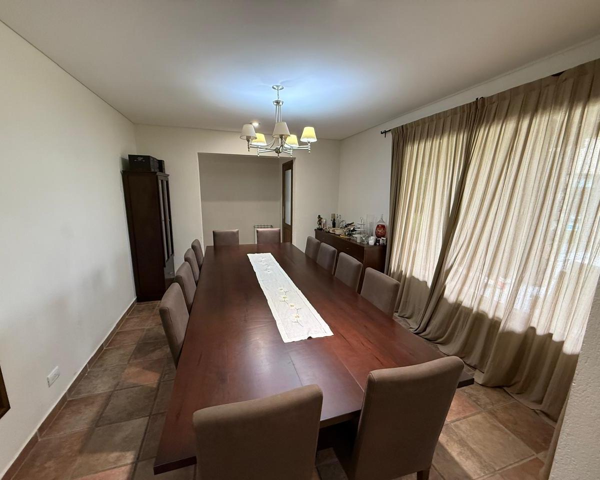 Casa en Venta 4 Habitaciones Barrio Privado Viamonte, Chacras de Coria. 1
