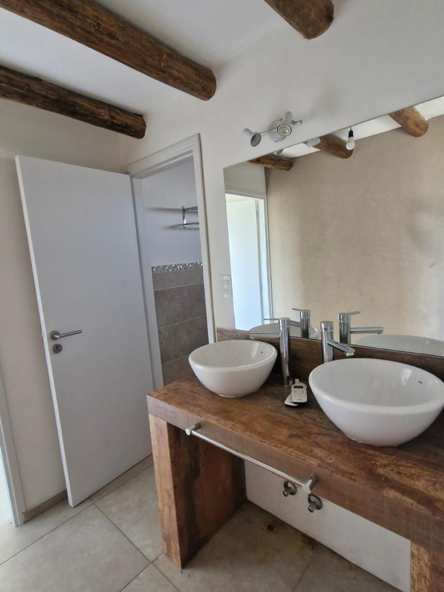 Venta Casa de 3 Dorm. en Barrio Privado La Bastilla 2
