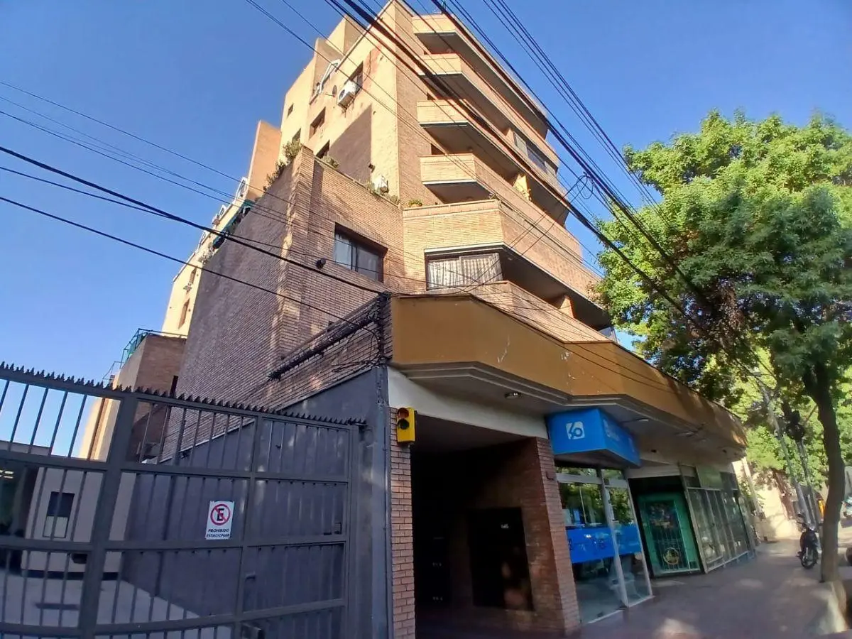VENTA departamento 2 habitaciones en Capital 3