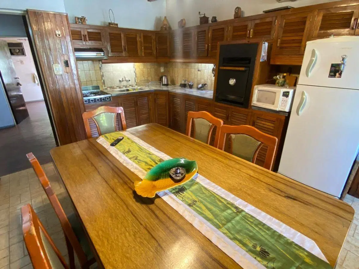CASA EN VENTA DE 3 HABITACIONES EN CUARTA SECCION CIUDAD DE MENDOZA 8