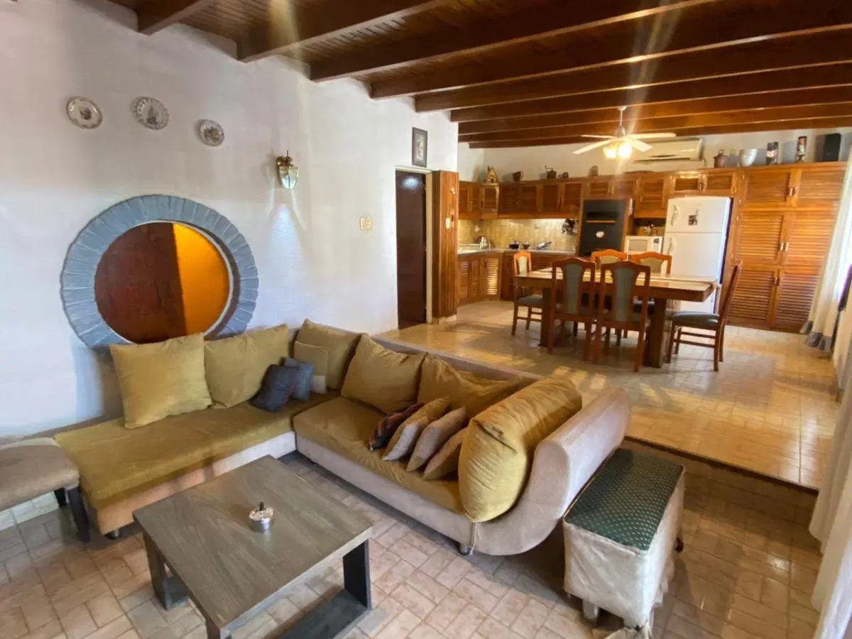 CASA EN VENTA DE 3 HABITACIONES EN CUARTA SECCION CIUDAD DE MENDOZA 1