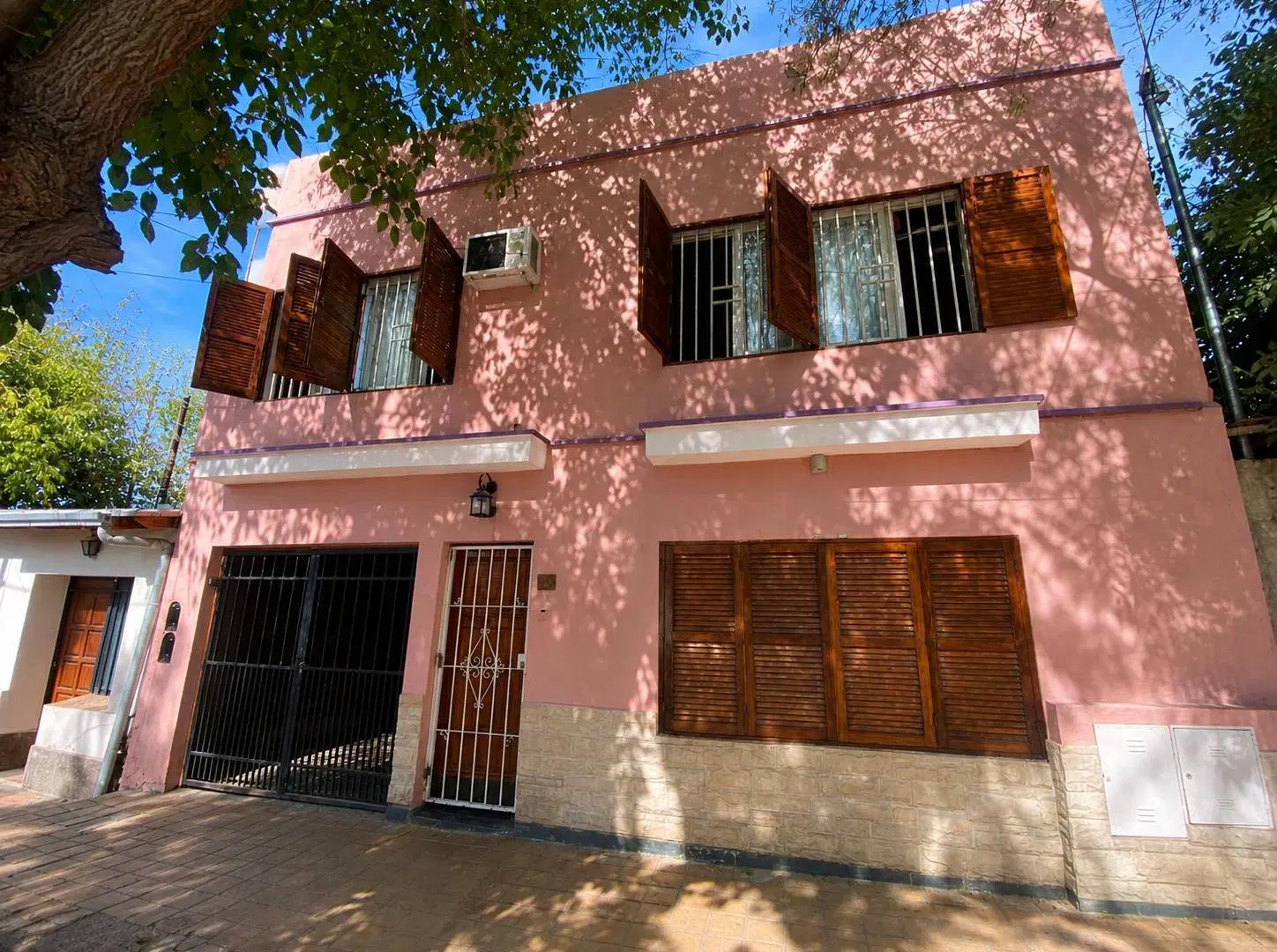 CASA EN VENTA DE 3 HABITACIONES EN CUARTA SECCION CIUDAD DE MENDOZA 2