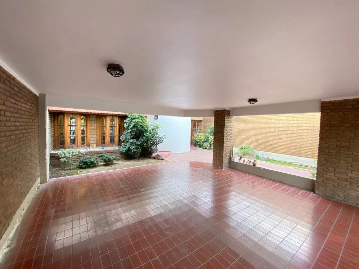CASA EN VENTA DE 5 HABITACIONES EN 5TA SECCIÓN 2