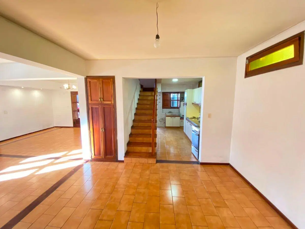 Casa en alquiler 3 habitaciones, 6ta Sección, Ciudad de Mendoza. 2
