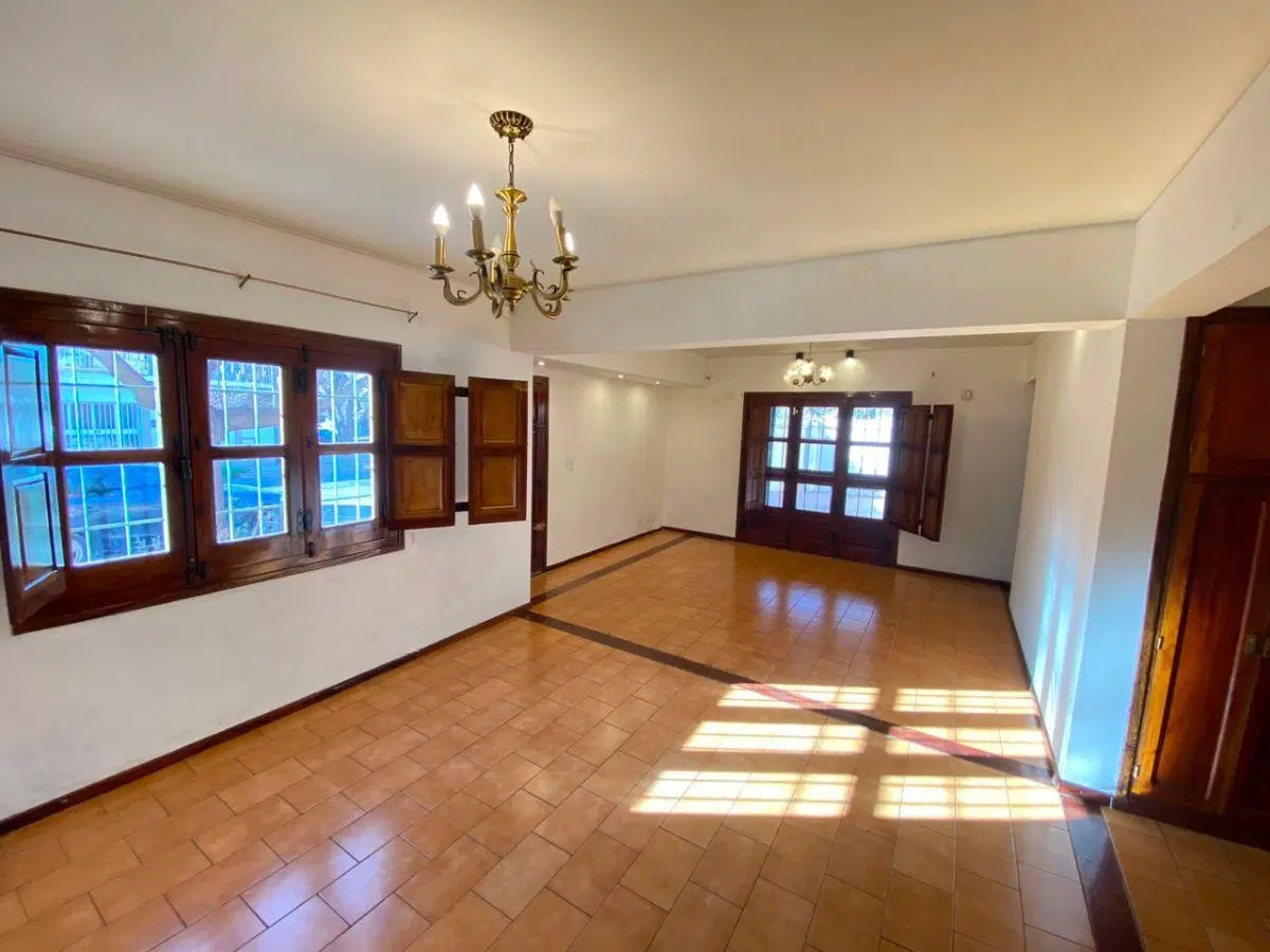 Casa en alquiler 3 habitaciones, 6ta Sección, Ciudad de Mendoza. 1