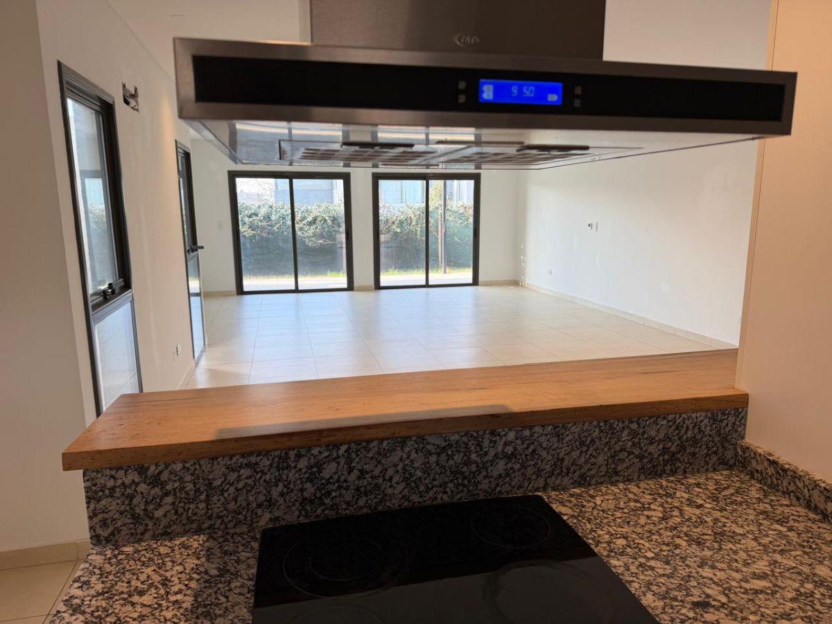 Foto de CASA EN VENTA 2 HABITACIONES EN BARRIO PRIVADO RINCON DE DRUMMOND, imagen 3