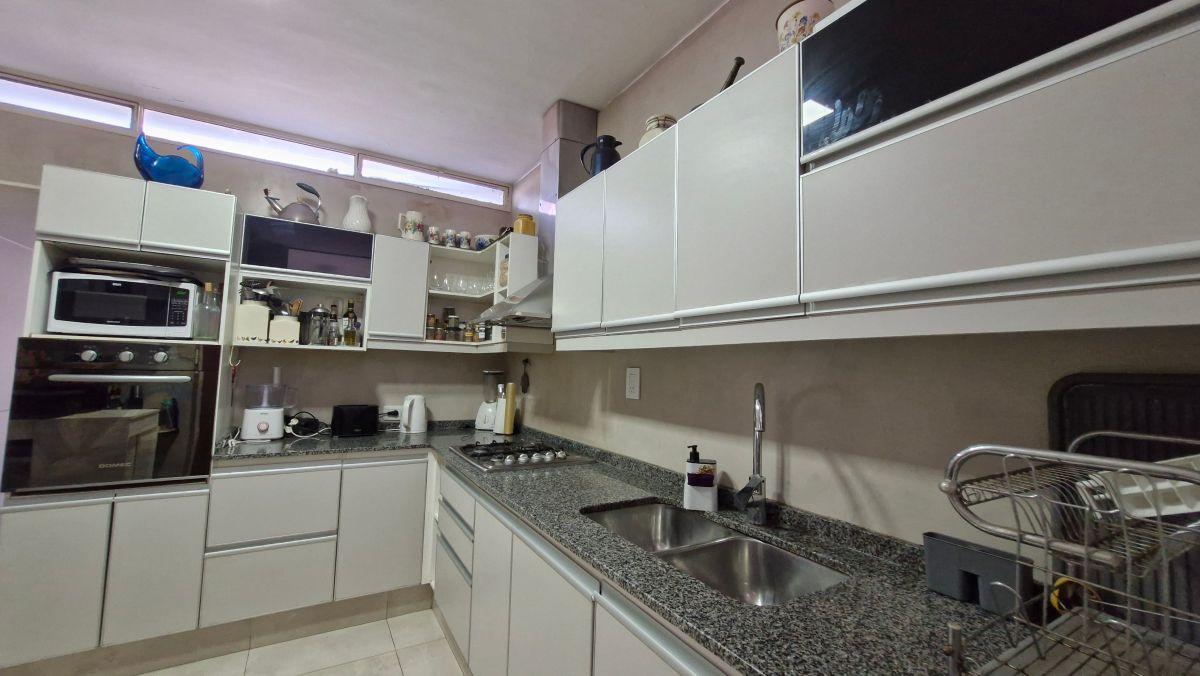 Foto de VENTA DE CASA EN CALLE HUARPES, SEXTA SECCIÓN, MENDOZA., imagen 1