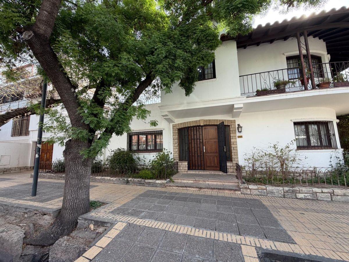 Foto de CASA EN VENTA 5 HABITACIONES BARRIO BOMBAL, MENDOZA, imagen 5
