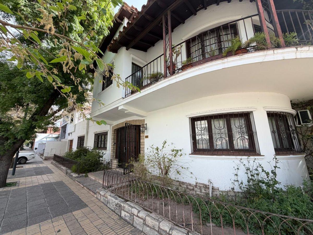 Foto de CASA EN VENTA 5 HABITACIONES BARRIO BOMBAL, MENDOZA, imagen 1