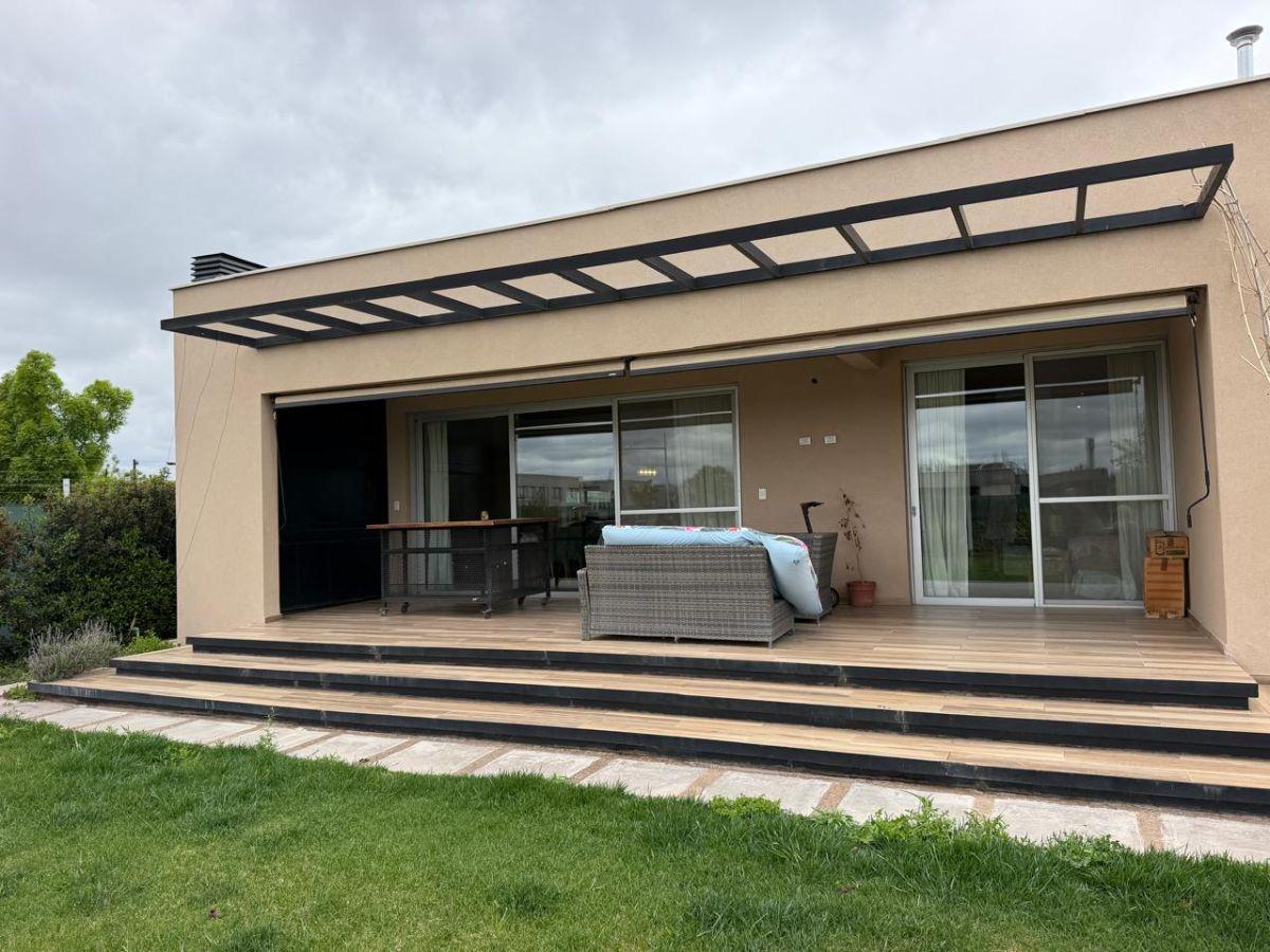 Foto de CASA MODERNA 2 HABITACIONES, BARRIO PRIVADO RINCON VIAMONTE, CHACRAS DE, imagen 1