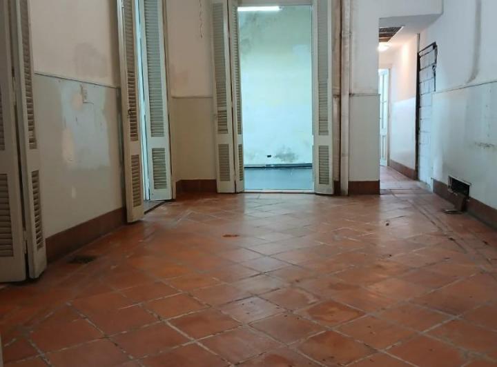 Excepcional Local Comercial con Oficinas - 5 amb + Depósito 2