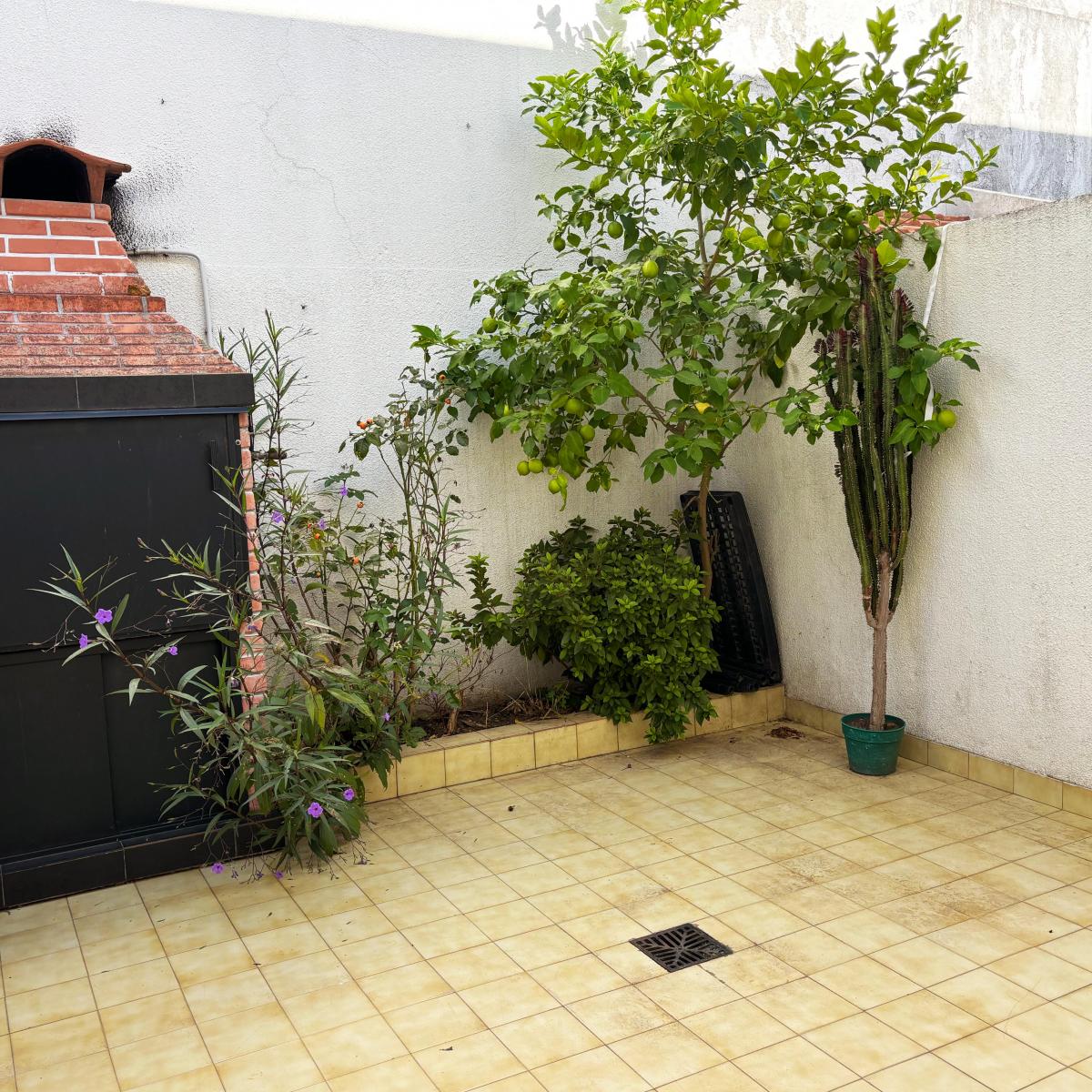 Impecable PH en Flores con Patio, Parrilla y Espacio Guardacoche 4